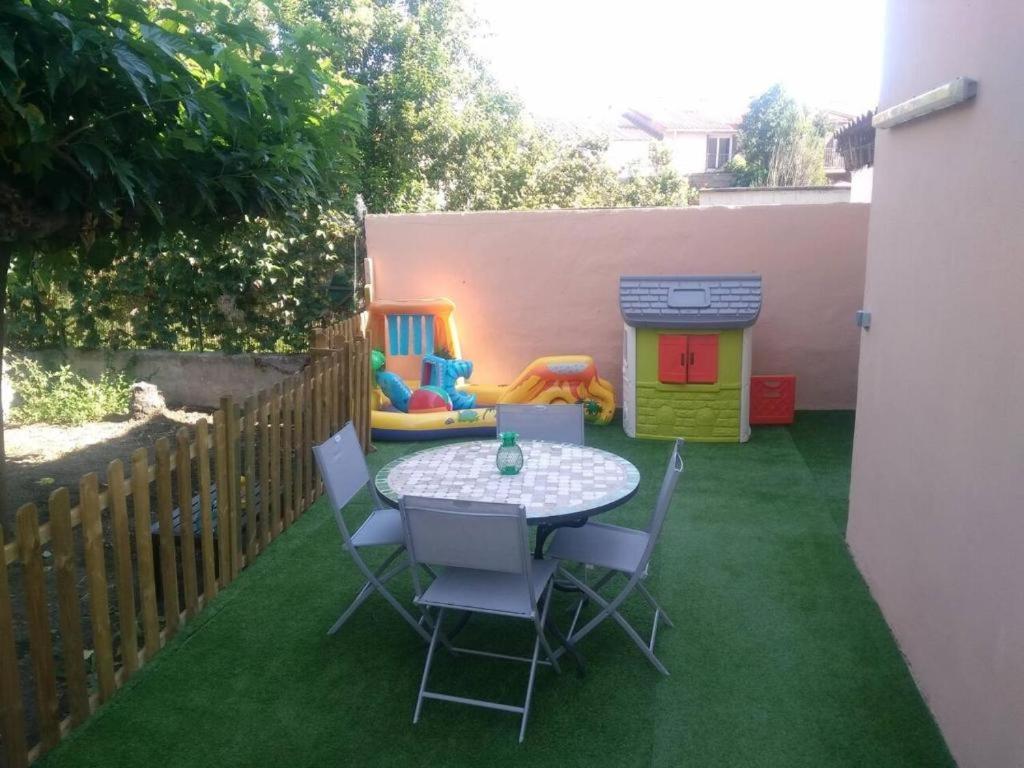 Appartement 60M2 Rdc Avec Jardin Saint-Génis Buitenkant foto